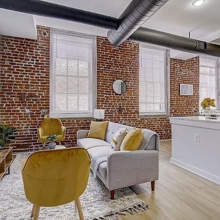 Frontdesk I Carriage Wheel Lofts Apts Philadelphia Appartamento Esterno foto