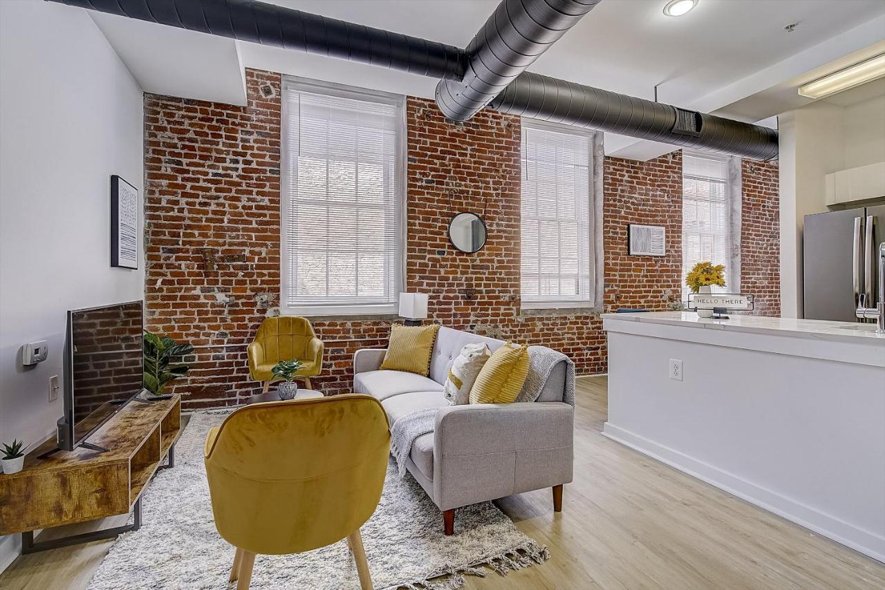 Frontdesk I Carriage Wheel Lofts Apts Philadelphia Appartamento Esterno foto